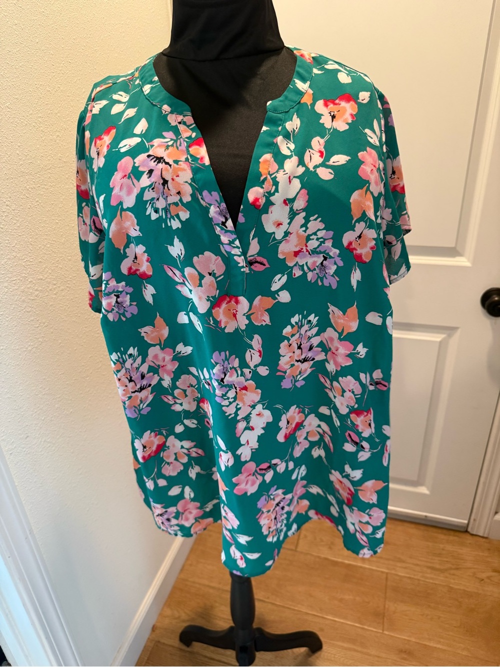 Torrid Women's Teal Floral Split-Neck Blouse